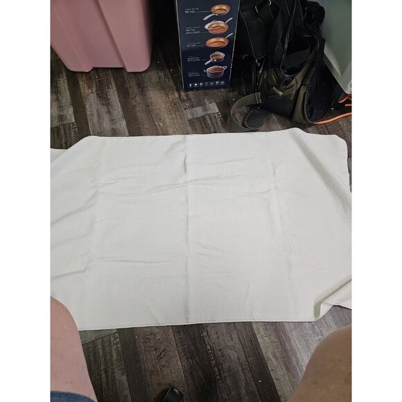 Vintage Trousseau (USA) Towels Lot Of 2 White Crocheted Edge Embroidered 48x25 - Picture 5 of 10